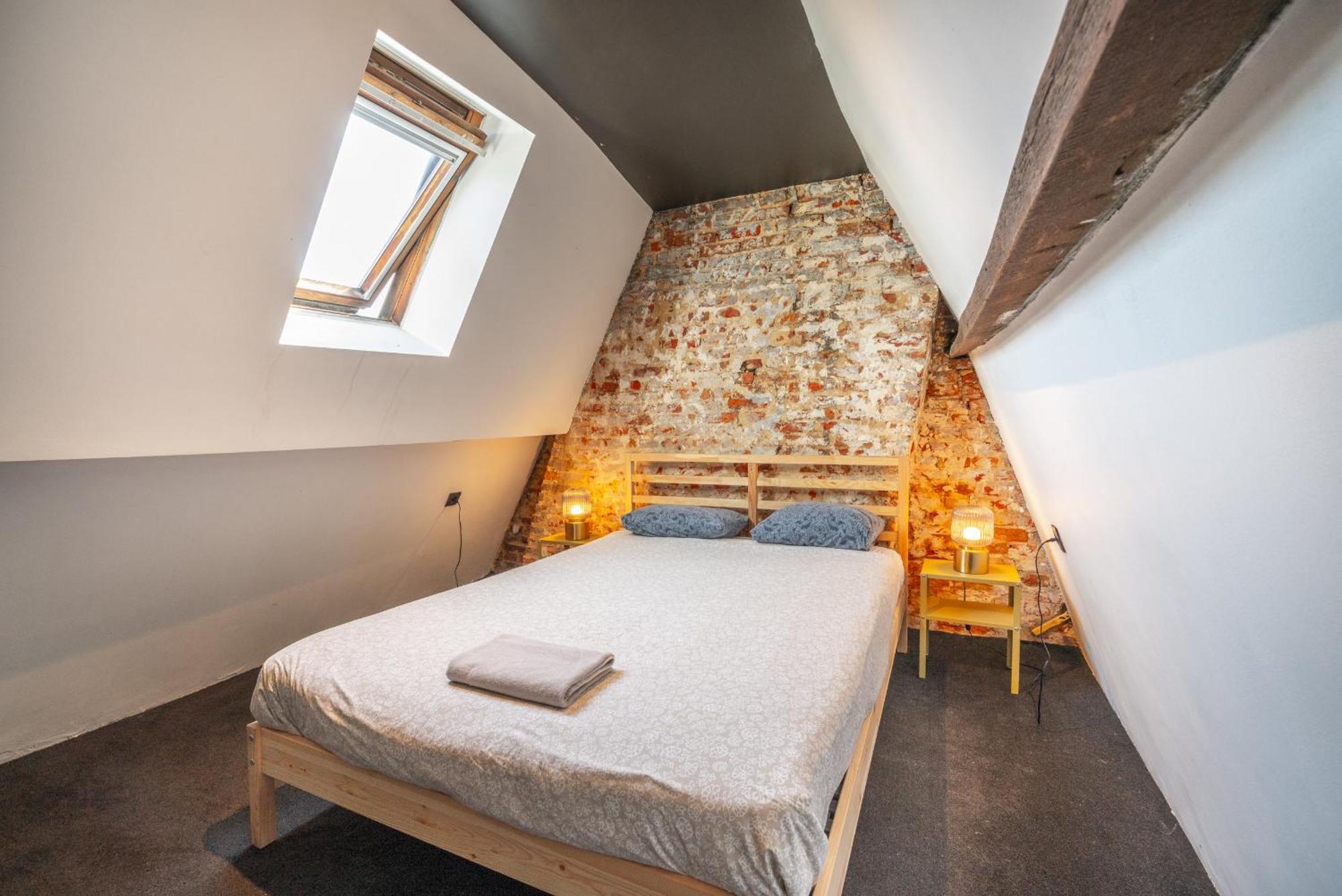 Charming Two-Bedroom River Side Apartment Антверпен Екстериор снимка