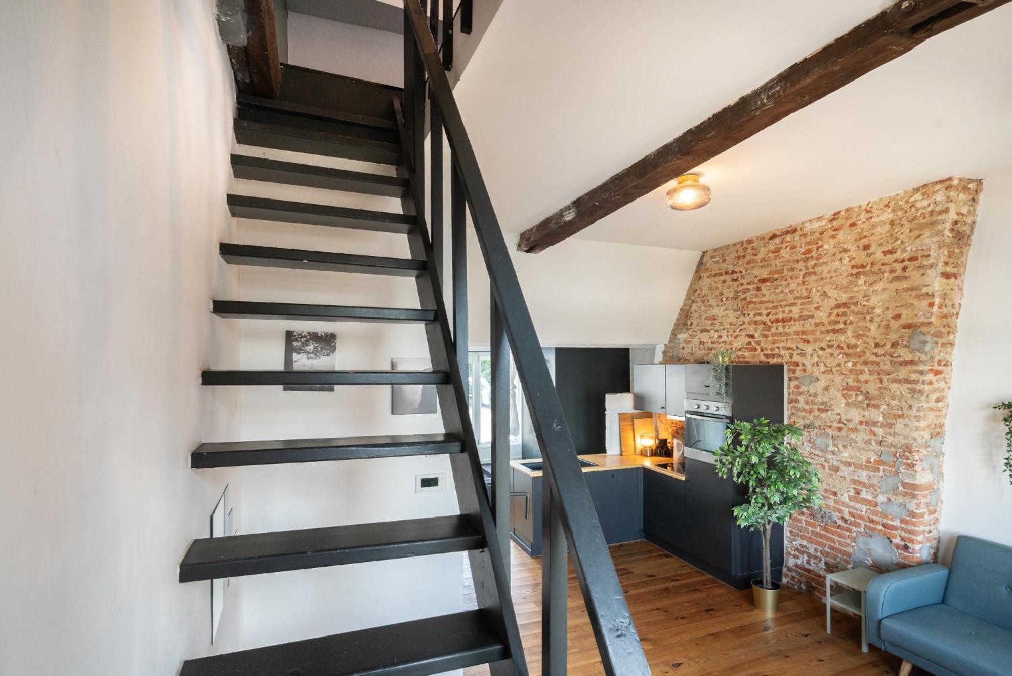 Charming Two-Bedroom River Side Apartment Антверпен Екстериор снимка